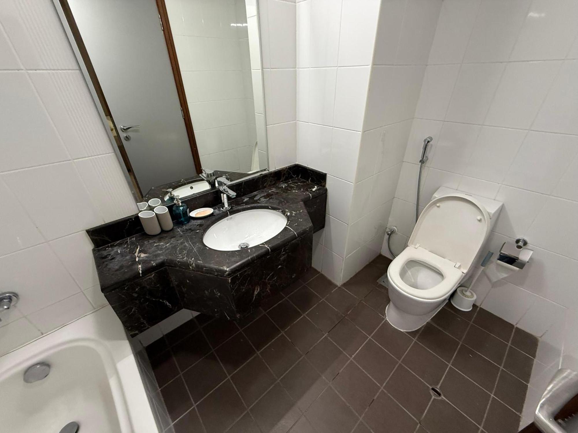 5 Min To Mall Downtown Dormitory M & F Gasthof Dubai